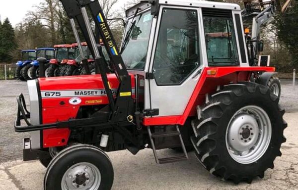 Massey Ferguson 675