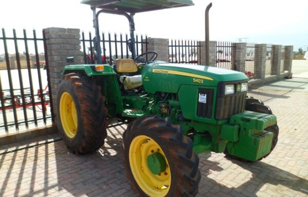 John Deere 5403